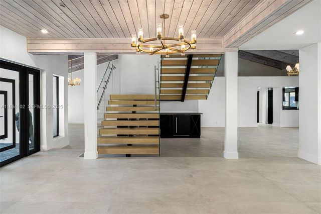 500 Palm Dr, Hallandale Beach, FL 33009