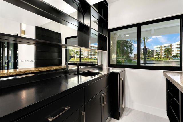 500 Palm Dr, Hallandale Beach, FL 33009