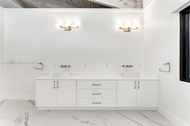 500 Palm Dr, Hallandale Beach, FL 33009