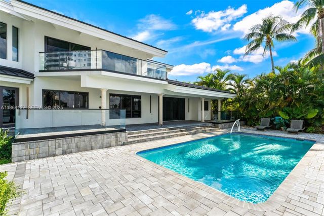 500 Palm Dr, Hallandale Beach, FL 33009