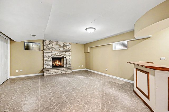 19057 S Saddlebrook Drive, Shorewood, IL 60404