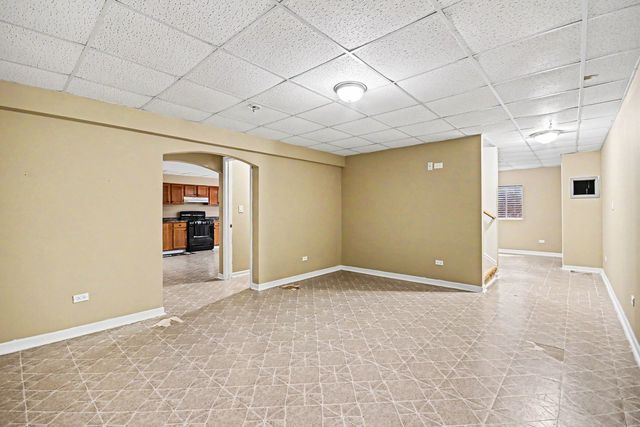 19057 S Saddlebrook Drive, Shorewood, IL 60404