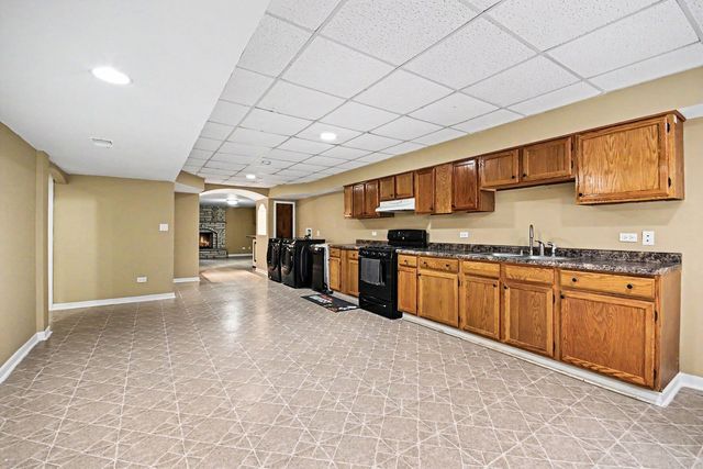 19057 S Saddlebrook Drive, Shorewood, IL 60404