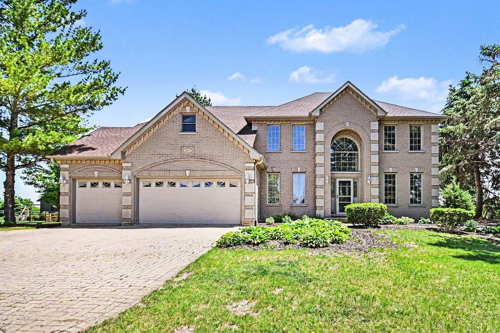 19057 S Saddlebrook Drive, Shorewood, IL 60404