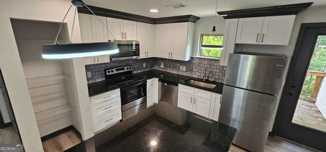 185 Glenrose Circle SW, Atlanta, GA 30354