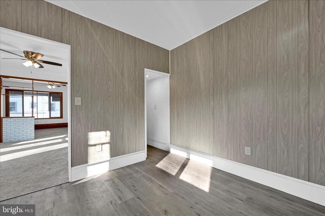 8 N WOLFE ST, Pottsville, PA 17901