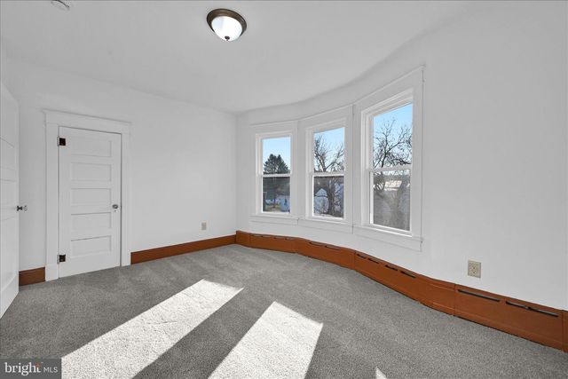 8 N WOLFE ST, Pottsville, PA 17901