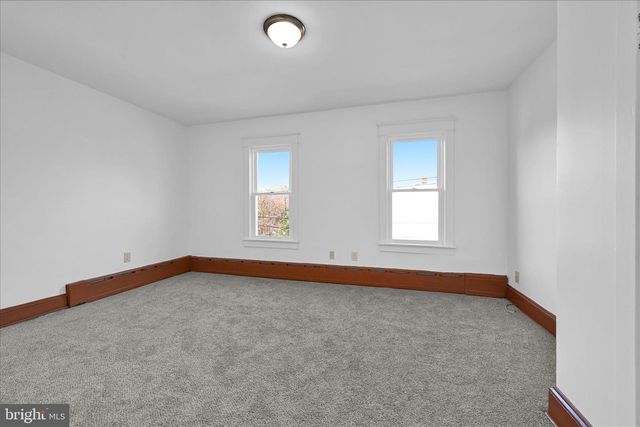 8 N WOLFE ST, Pottsville, PA 17901