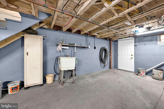 8 N WOLFE ST, Pottsville, PA 17901