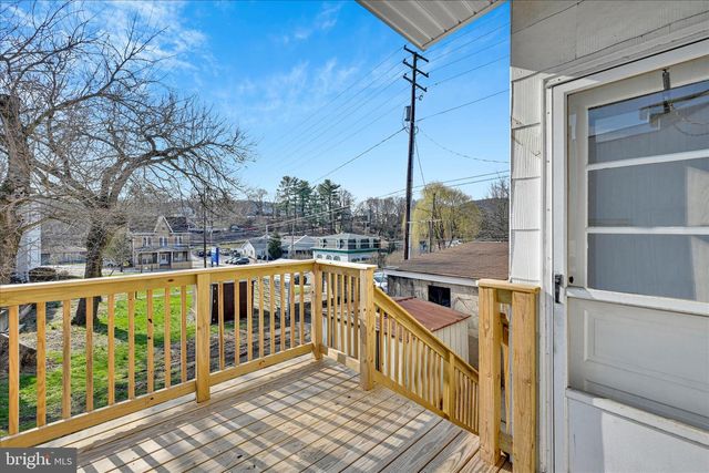 8 N WOLFE ST, Pottsville, PA 17901