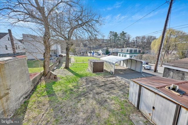 8 N WOLFE ST, Pottsville, PA 17901