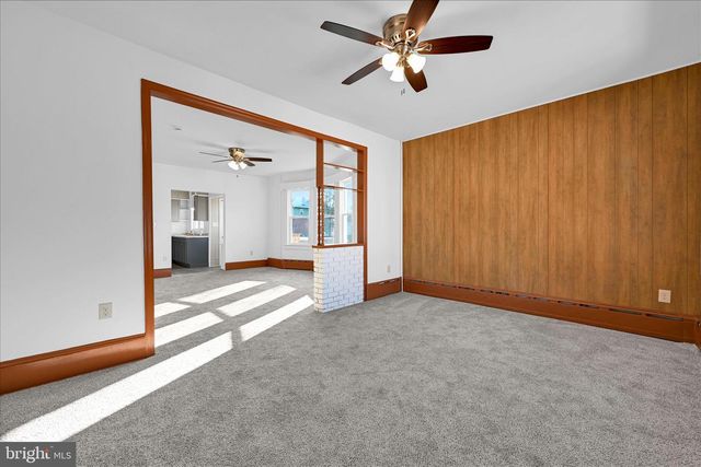 8 N WOLFE ST, Pottsville, PA 17901