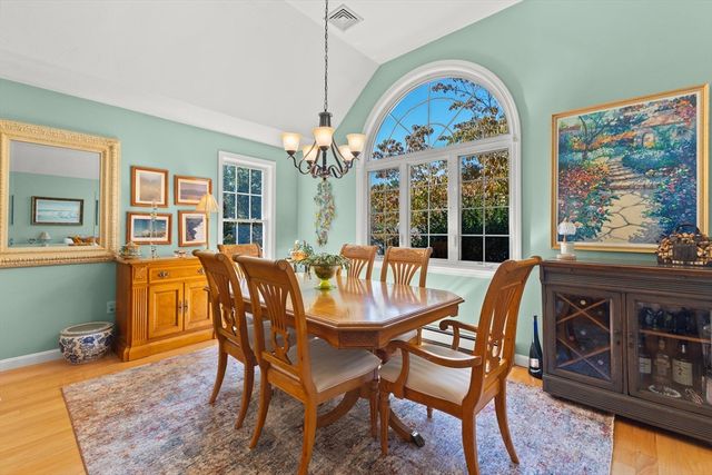 201 Buck Knoll Rd, Raynham, MA 02767