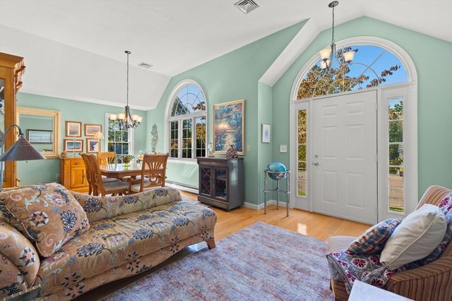 201 Buck Knoll Rd, Raynham, MA 02767