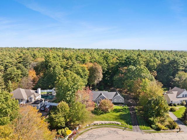 201 Buck Knoll Rd, Raynham, MA 02767