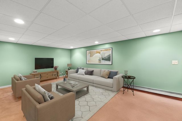 201 Buck Knoll Rd, Raynham, MA 02767