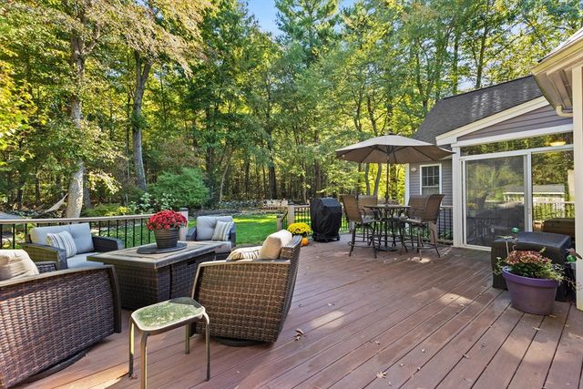 201 Buck Knoll Rd, Raynham, MA 02767