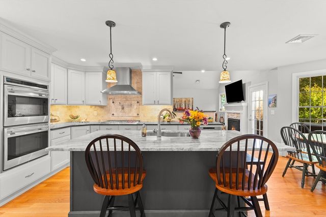 201 Buck Knoll Rd, Raynham, MA 02767