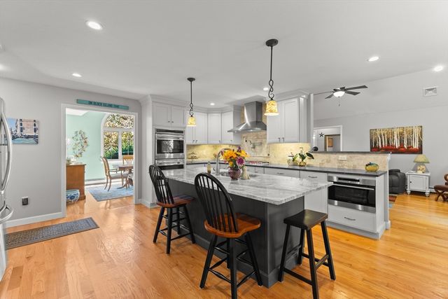 201 Buck Knoll Rd, Raynham, MA 02767