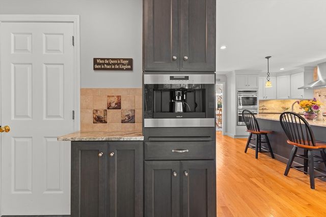 201 Buck Knoll Rd, Raynham, MA 02767