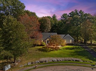 201 Buck Knoll Rd, Raynham, MA 02767