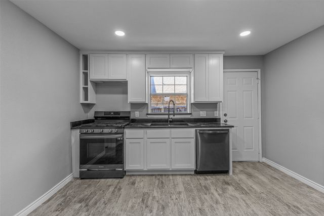 2706 Emmett Street, Dallas, TX 75211