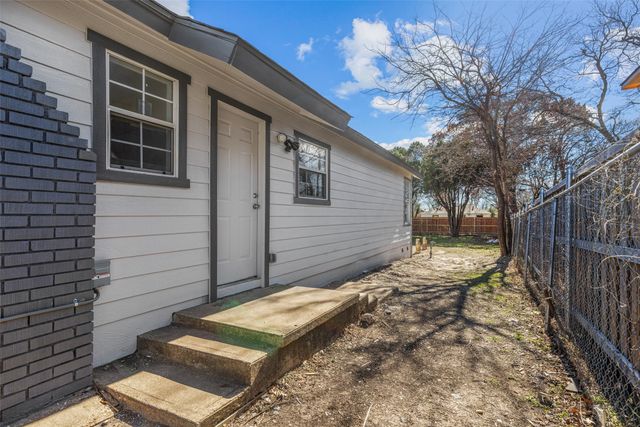 2706 Emmett Street, Dallas, TX 75211