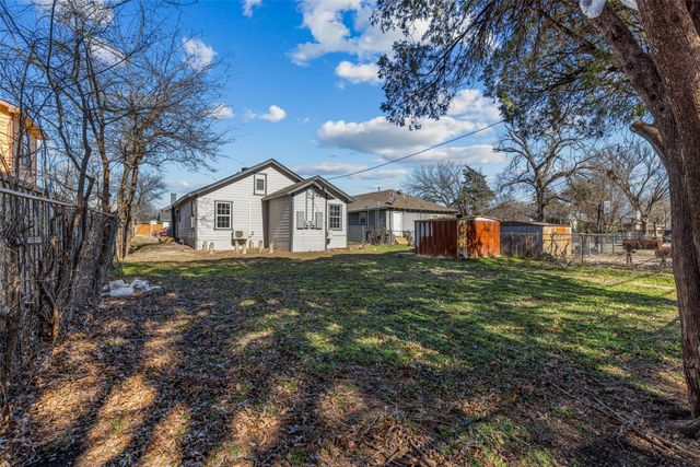 2706 Emmett Street, Dallas, TX 75211