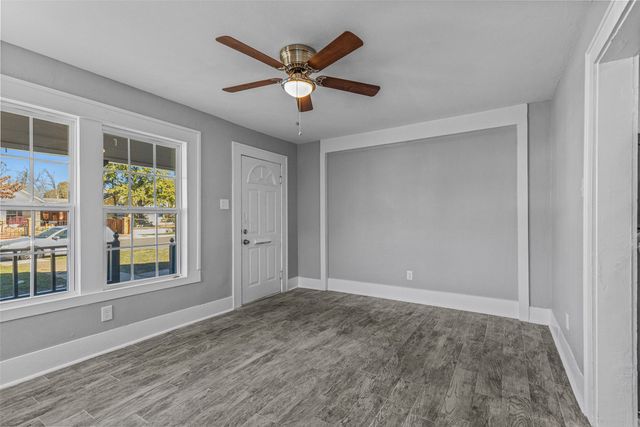 2706 Emmett Street, Dallas, TX 75211