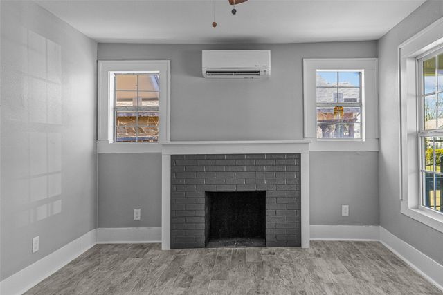 2706 Emmett Street, Dallas, TX 75211