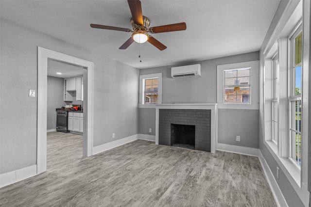 2706 Emmett Street, Dallas, TX 75211