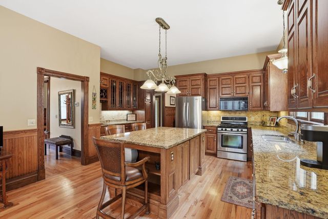2940 Labore Road, Little Canada, MN 55109
