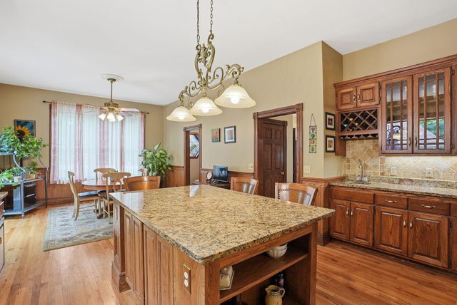 2940 Labore Road, Little Canada, MN 55109