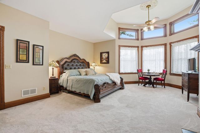2940 Labore Road, Little Canada, MN 55109