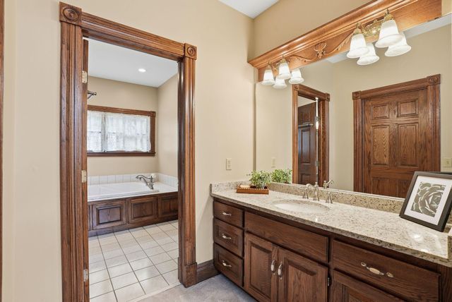 2940 Labore Road, Little Canada, MN 55109