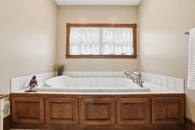 2940 Labore Road, Little Canada, MN 55109