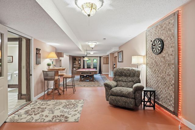 2940 Labore Road, Little Canada, MN 55109