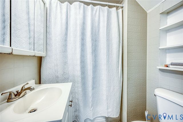 201 Suffolk Ave, Colonial Heights, VA 23834