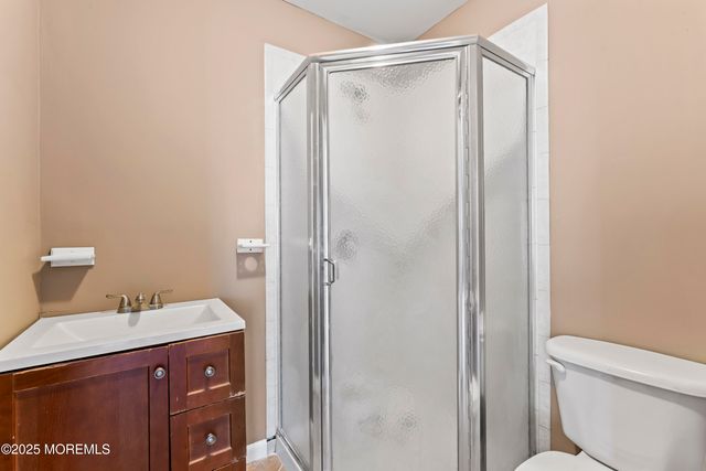 76 9th Street, Belford, NJ 07718