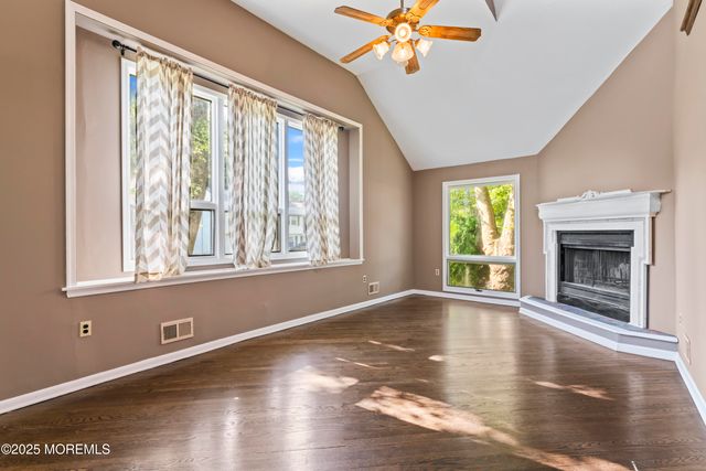 76 9th Street, Belford, NJ 07718