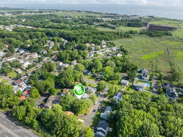 76 9th Street, Belford, NJ 07718