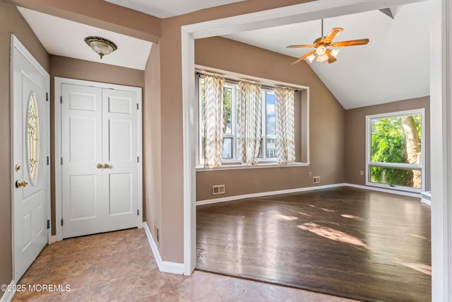 76 9th Street, Belford, NJ 07718