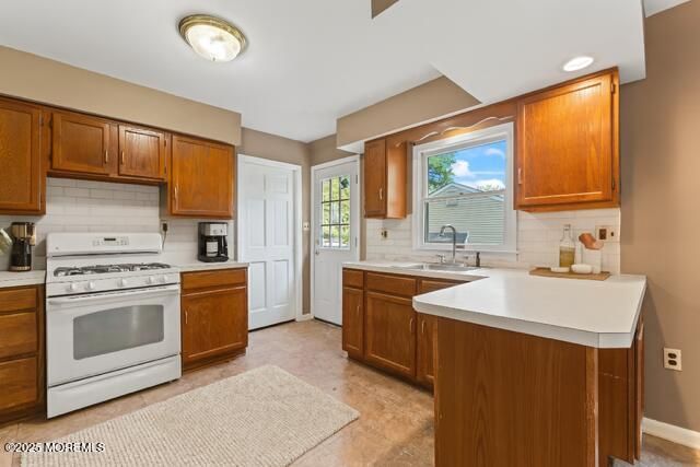 76 9th Street, Belford, NJ 07718