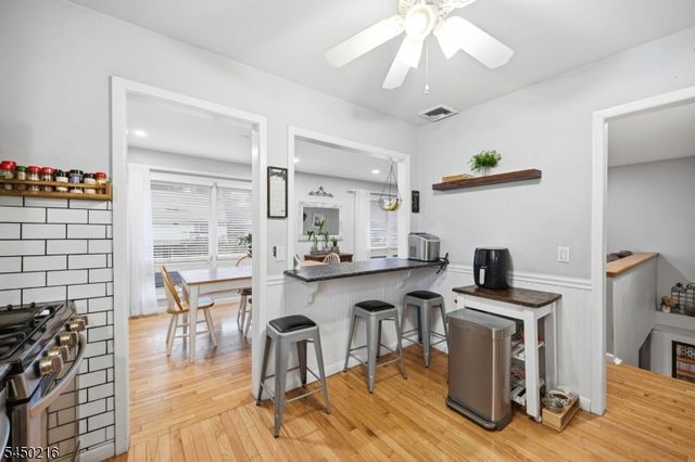 4 Park Pl, Pompton Lakes Boro, NJ 07442