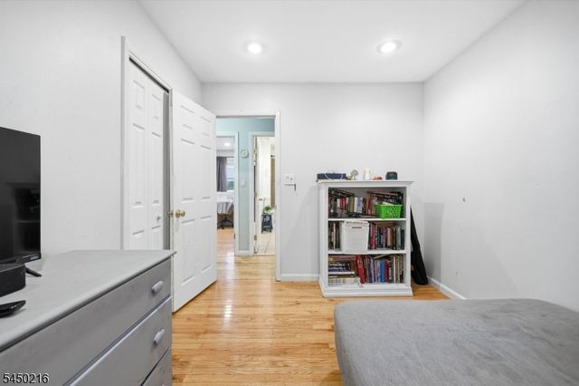 4 Park Pl, Pompton Lakes Boro, NJ 07442