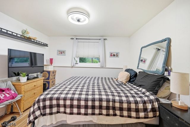 4 Park Pl, Pompton Lakes Boro, NJ 07442