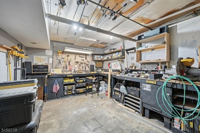 4 Park Pl, Pompton Lakes Boro, NJ 07442