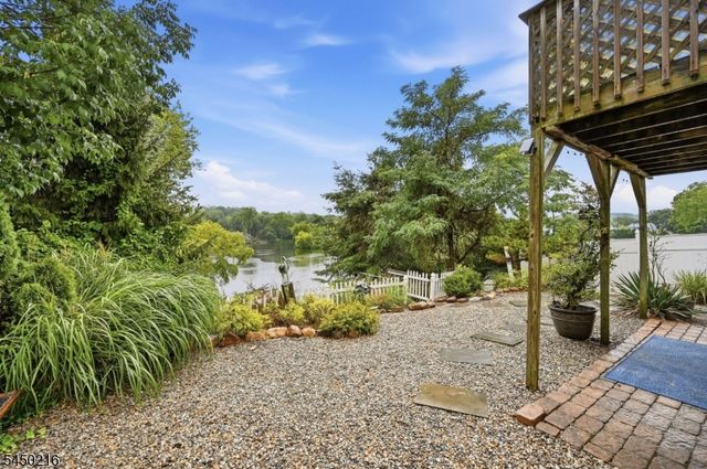 4 Park Pl, Pompton Lakes Boro, NJ 07442