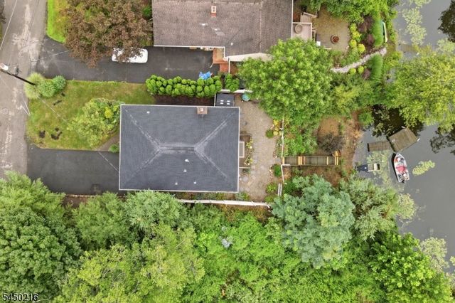 4 Park Pl, Pompton Lakes Boro, NJ 07442