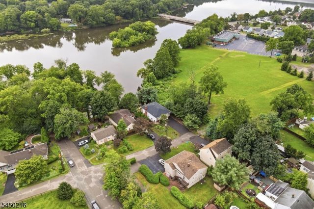 4 Park Pl, Pompton Lakes Boro, NJ 07442